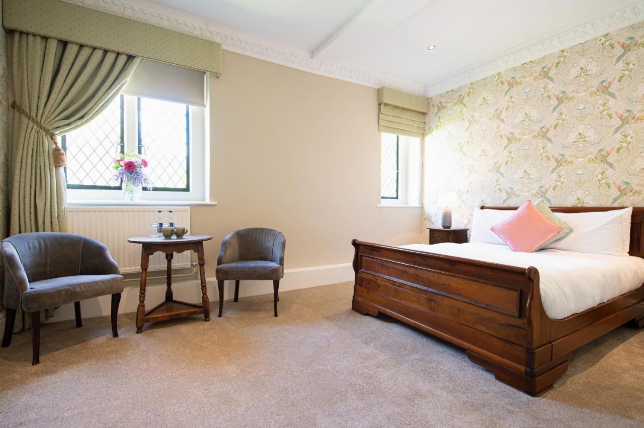 Hotel Miskin Manor