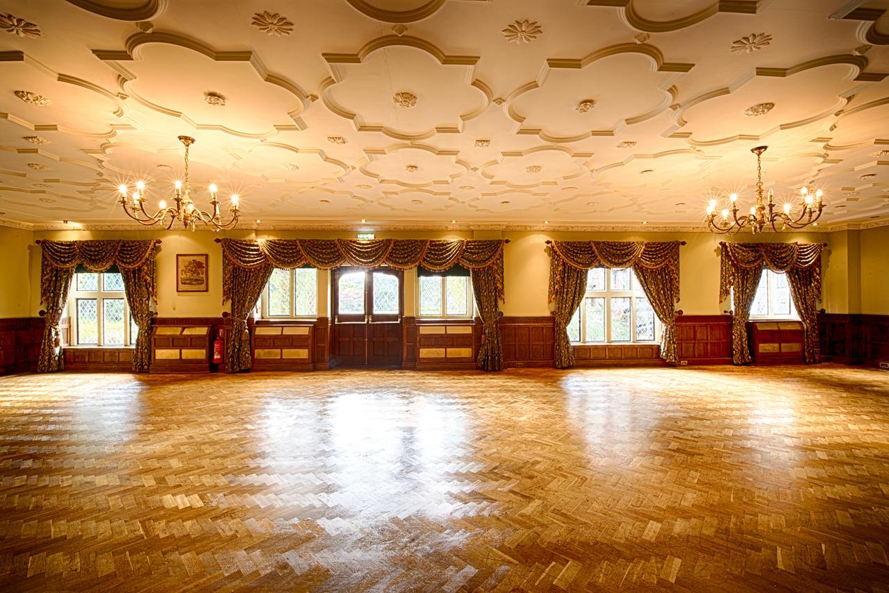 Hotel Miskin Manor 4*