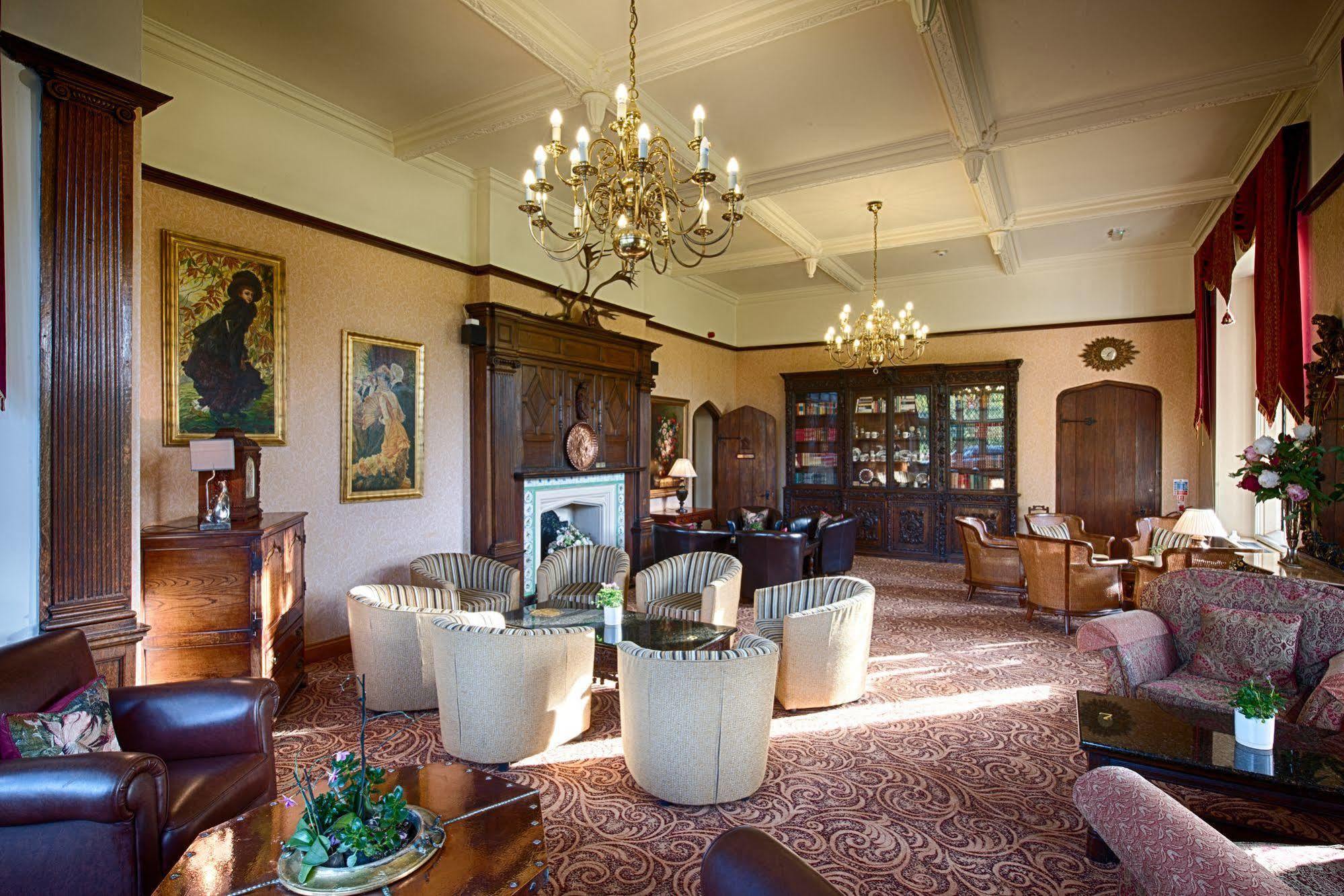 Hotel Miskin Manor