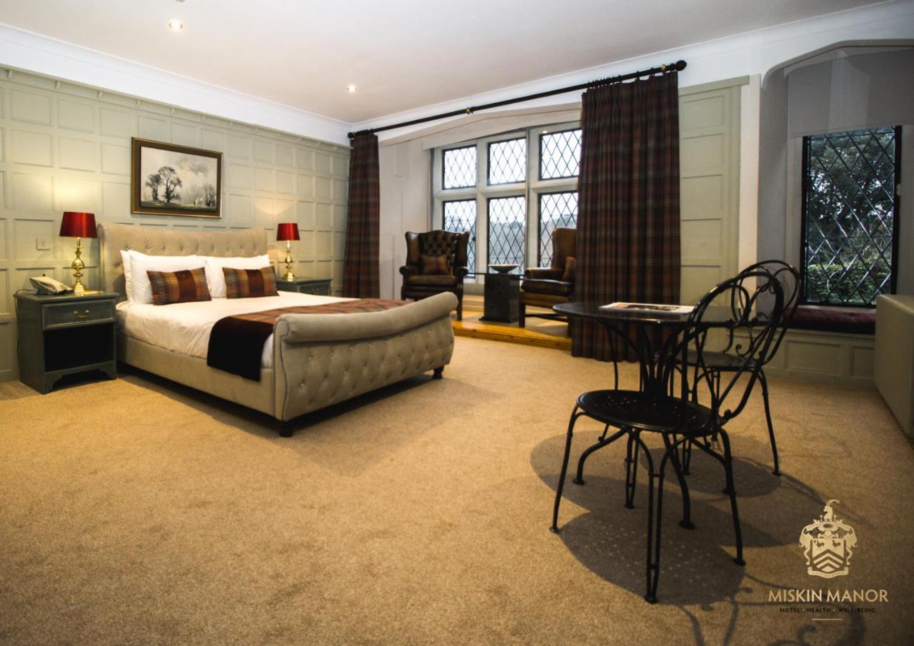 Hotel Miskin Manor